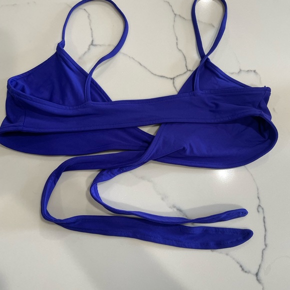 L SPACE CHOLE WRAP TOP - Picture 2 of 3